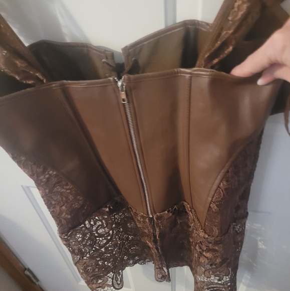 Brown steam punk corset - Picture 3 of 8